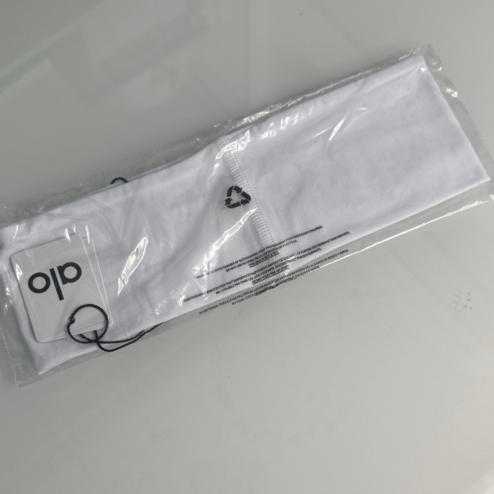 ALO Yoga White Performance Conquer Headband - Picture 4 of 5
